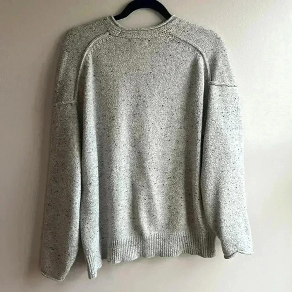 Universal Thread Womens 3 Button Down Gray Speckled Cardigan Sweater Size Med - Picture 5 of 7